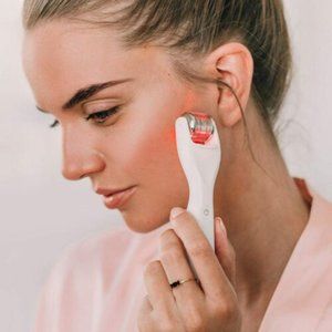 BeautyBio GloPRO Microneedling Facial Tool with FACE Microtip Head
